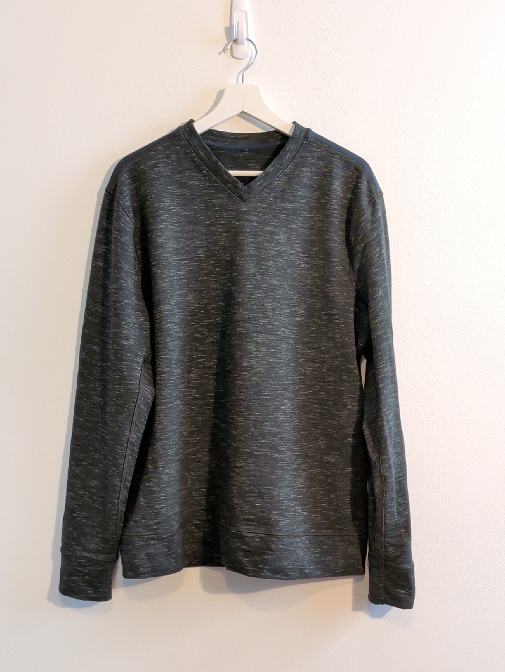 LULULEMON heather green v-neck pullover sweatshirt